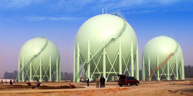 北京天然气公司 4×1 万立球罐（2000 年）